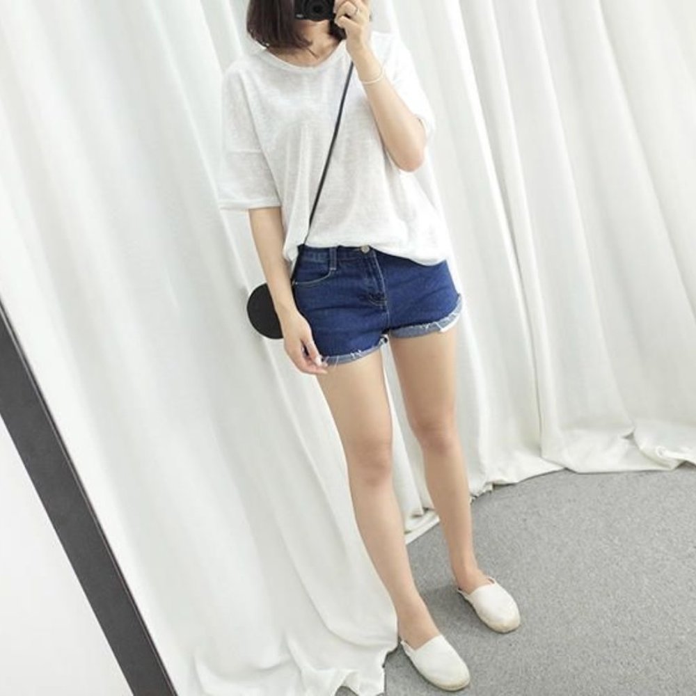 Classic Basic Essential Short-Sleeved White T-Shirt Tee One Size